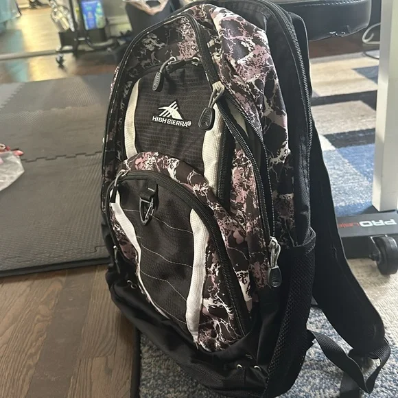 High Sierra Backpack - Picture 3 of 3